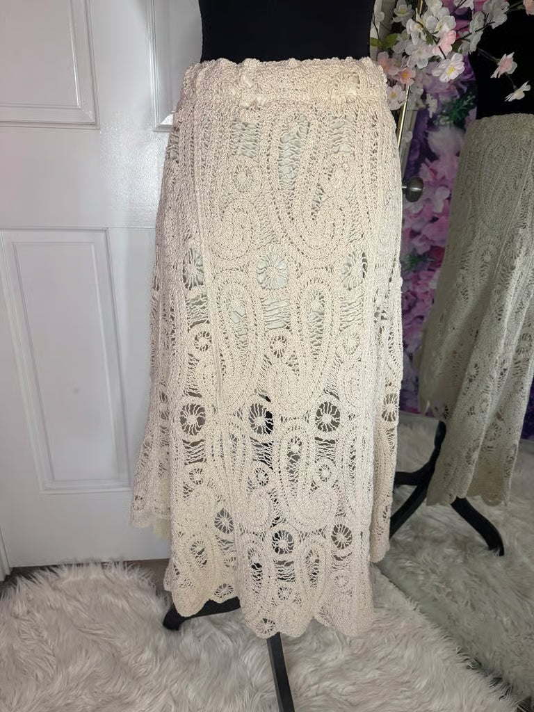 Vibes Crochet Skirt (Size Medium)