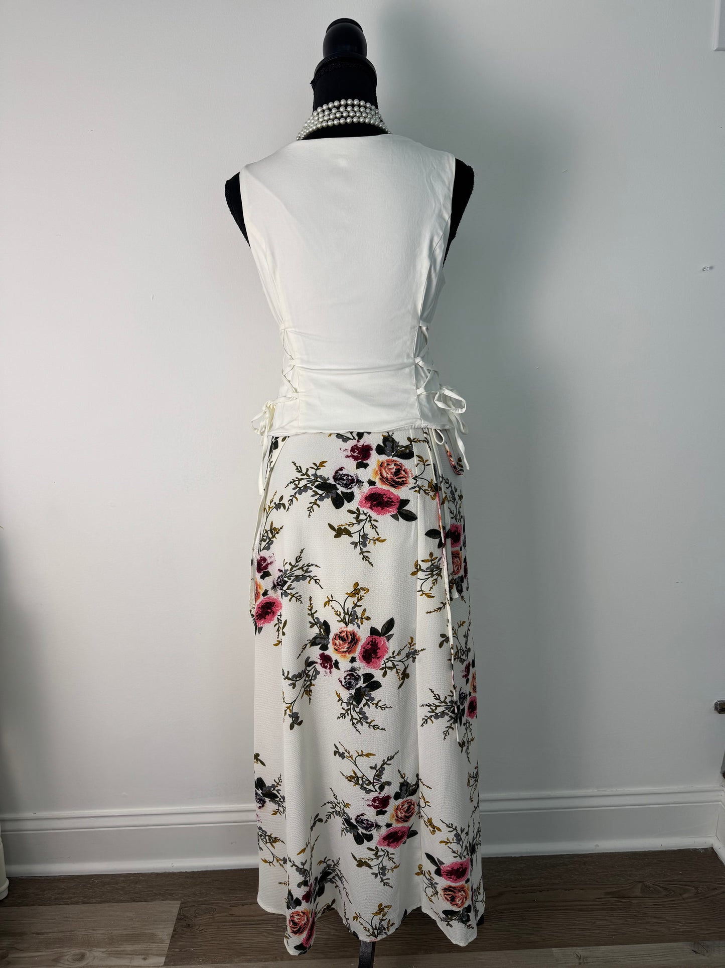 She’s Pretty Two-Piece Floral Skirt Set (Size Medium)