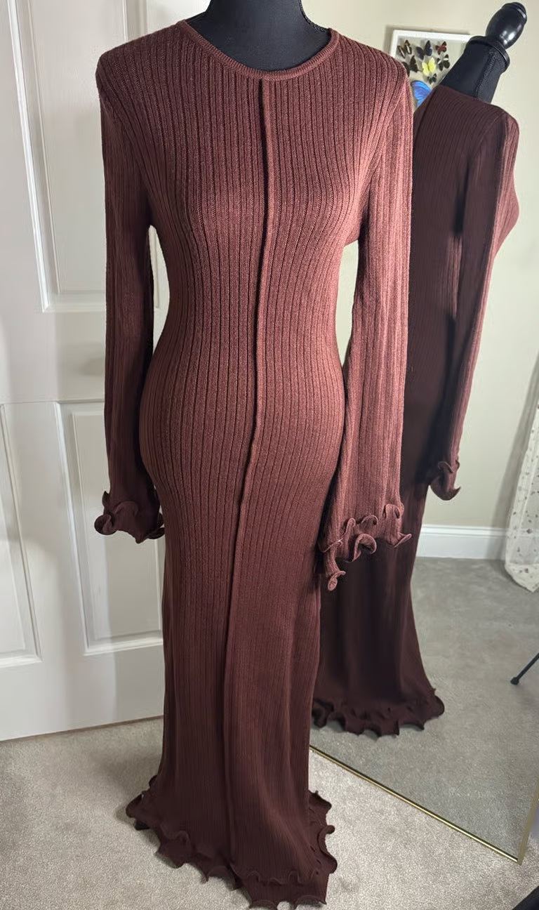 Brown Dress with Pipe Sleeves and Piped Hem (Size Medium)
