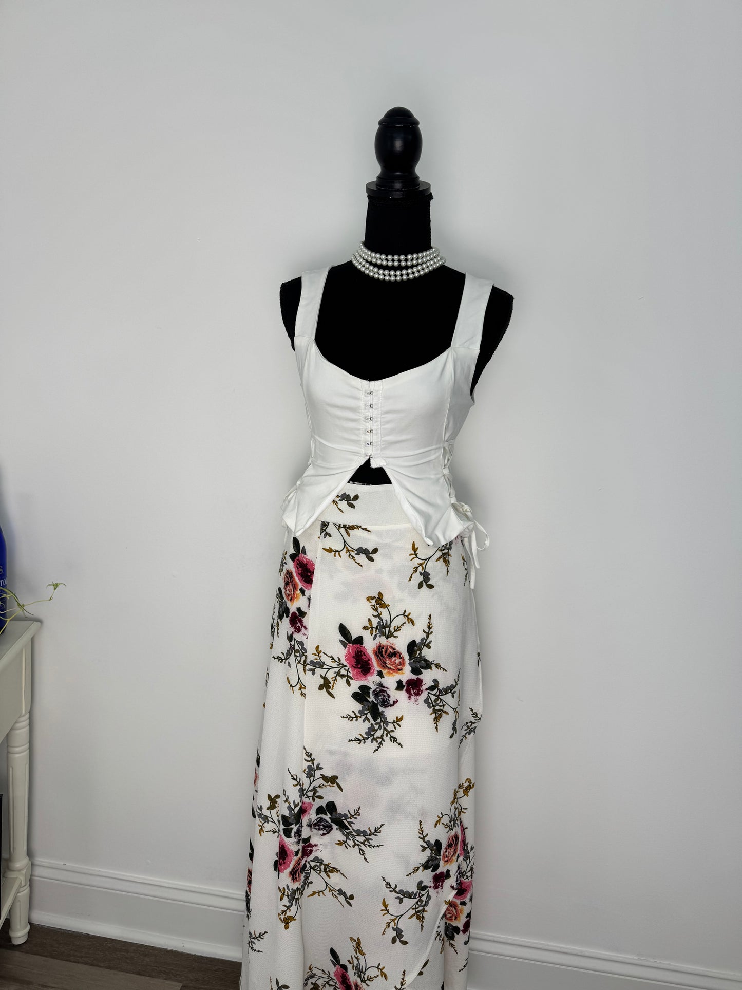 She’s Pretty Two-Piece Floral Skirt Set (Size Medium)