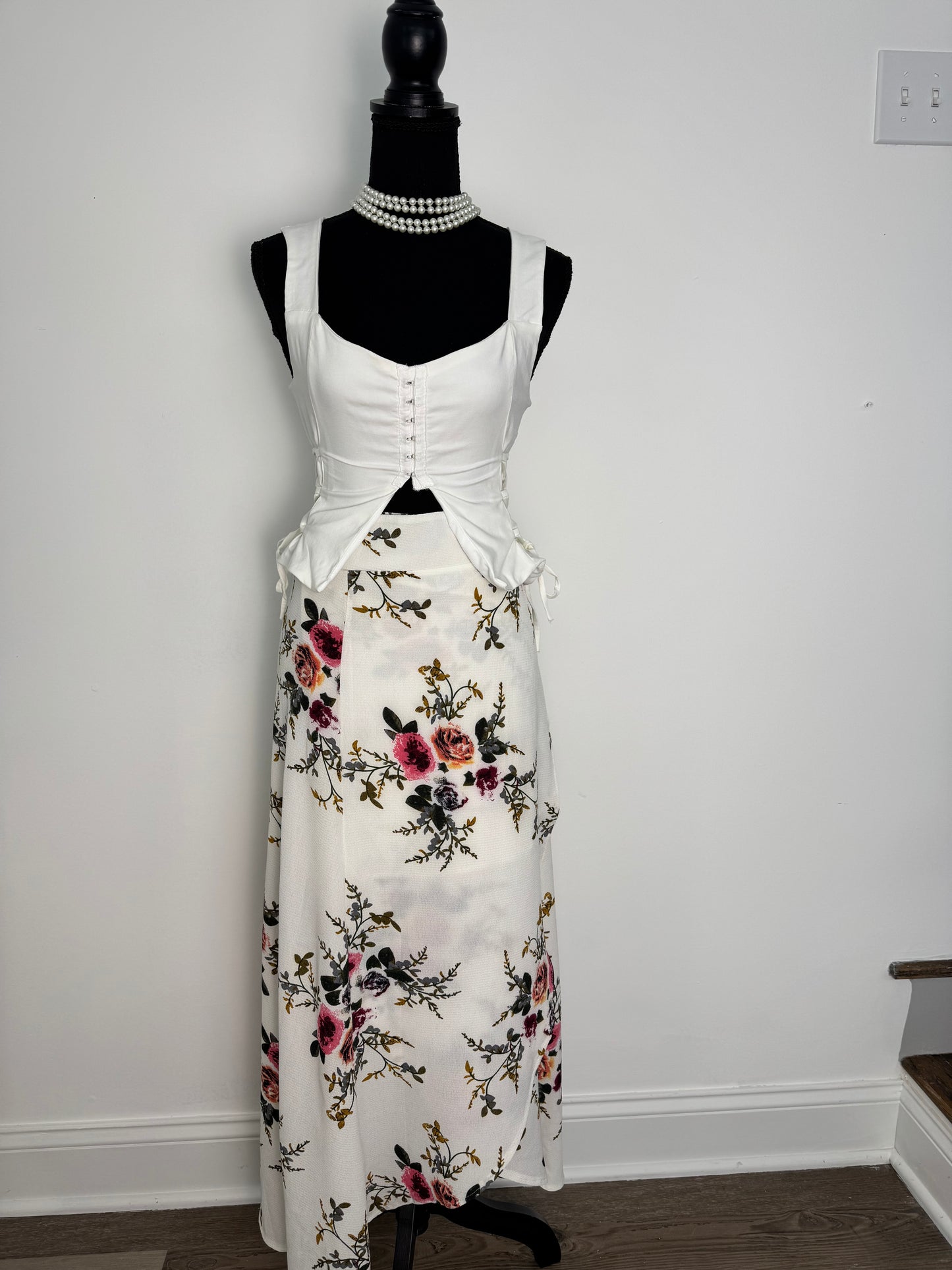 She’s Pretty Two-Piece Floral Skirt Set (Size Medium)