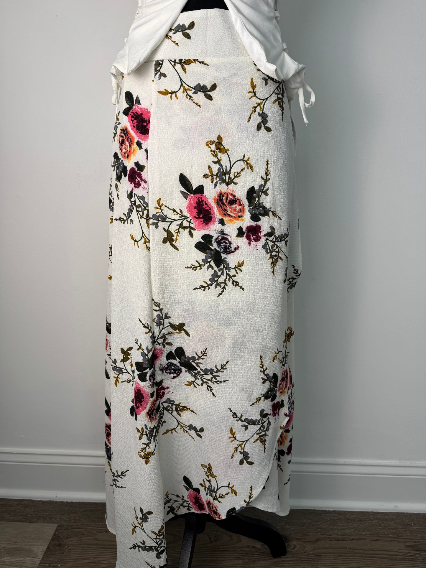 She’s Pretty Two-Piece Floral Skirt Set (Size Medium)