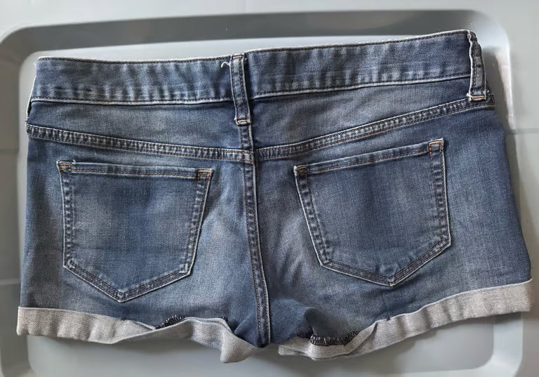 Express Shortie Low Rise Jean Shorts (Size 8)