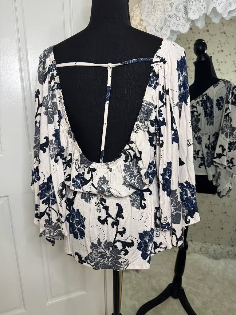 Muted Florals Top (Size Small)