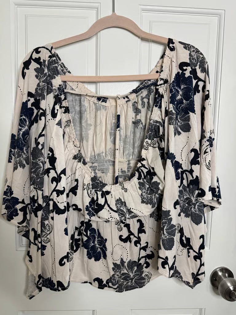 Muted Florals Top (Size Small)