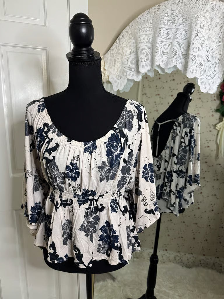 Muted Florals Top (Size Small)