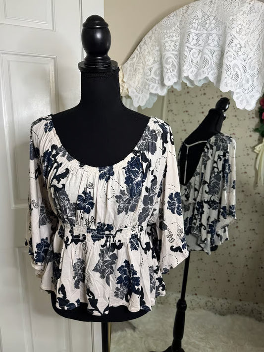 Muted Florals Top (Size Small)