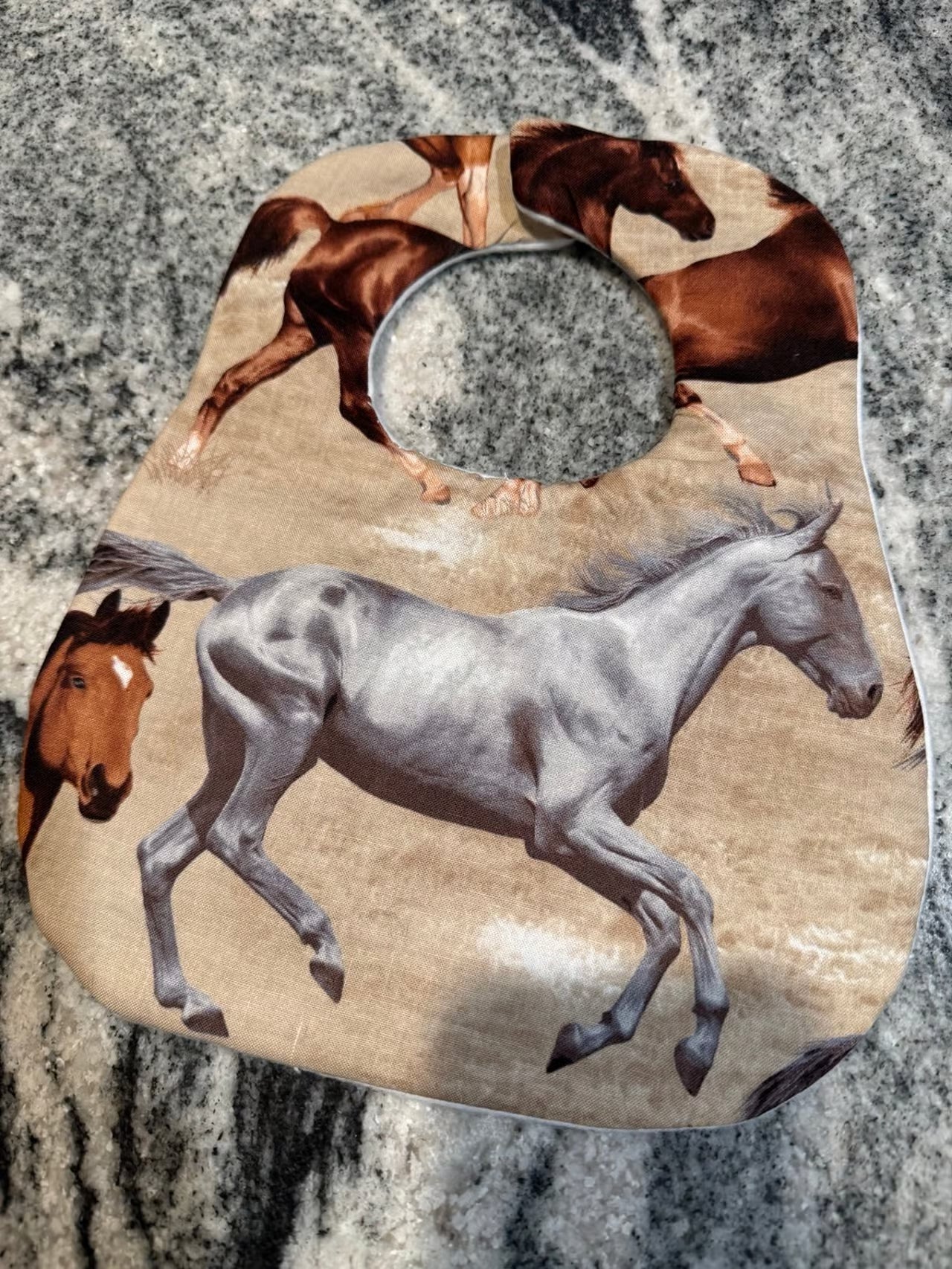 Outerbanks Bib (0-9 Months)